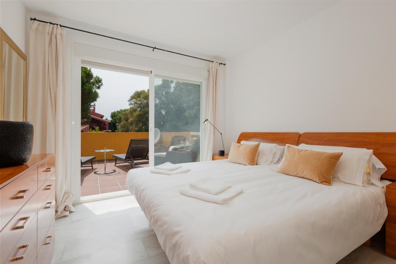 Apartment, Close To Beaches, Restaurants And Supermarkets, In Urb. Park Beach, Elviria Appartamento Marbella