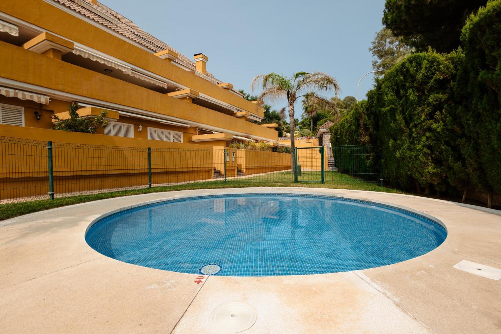 Apartment, Close To Beaches, Restaurants And Supermarkets, In Urb. Park Beach, Elviria Appartamento Marbella
