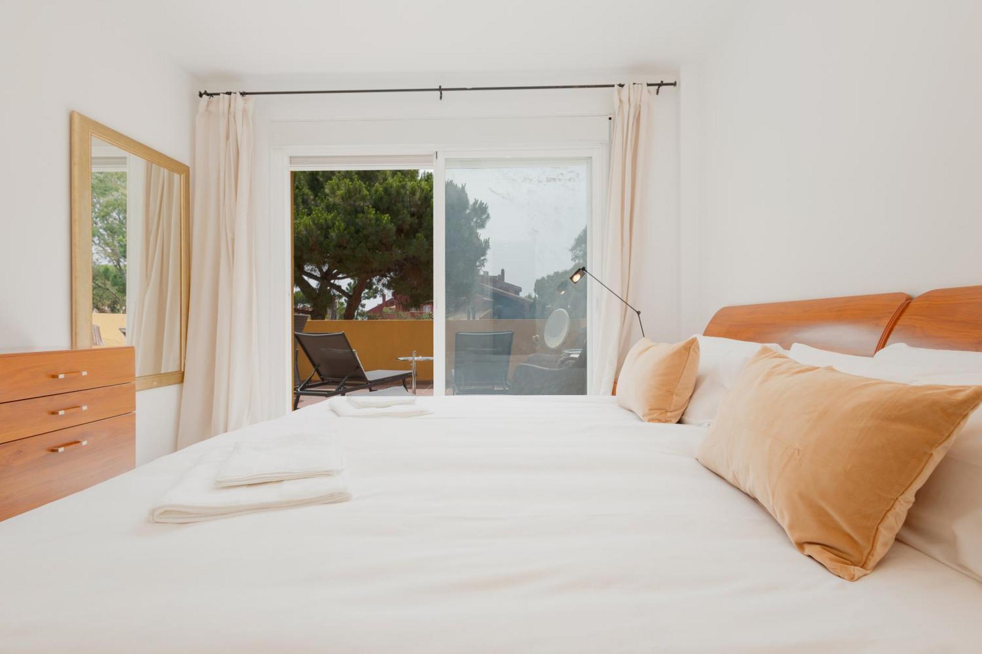 Appartamento Apartment, Close To Beaches, Restaurants And Supermarkets, In Urb. Park Beach, Elviria Marbella